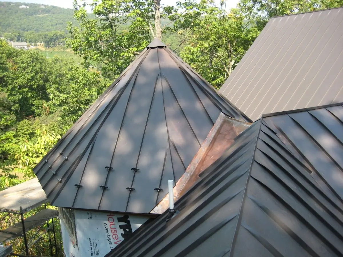 Professional Roof Tarp Installation by Craftsman Roofing in Woodside Manor